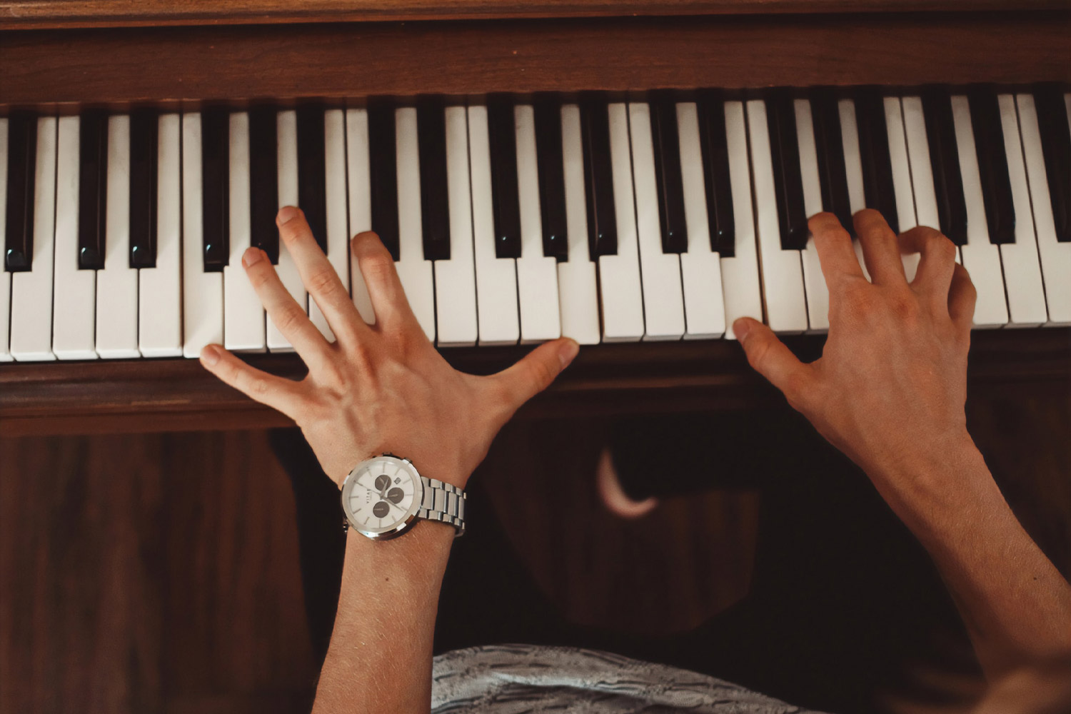Adulte : comment apprendre le piano rapidement ? - Cours de
